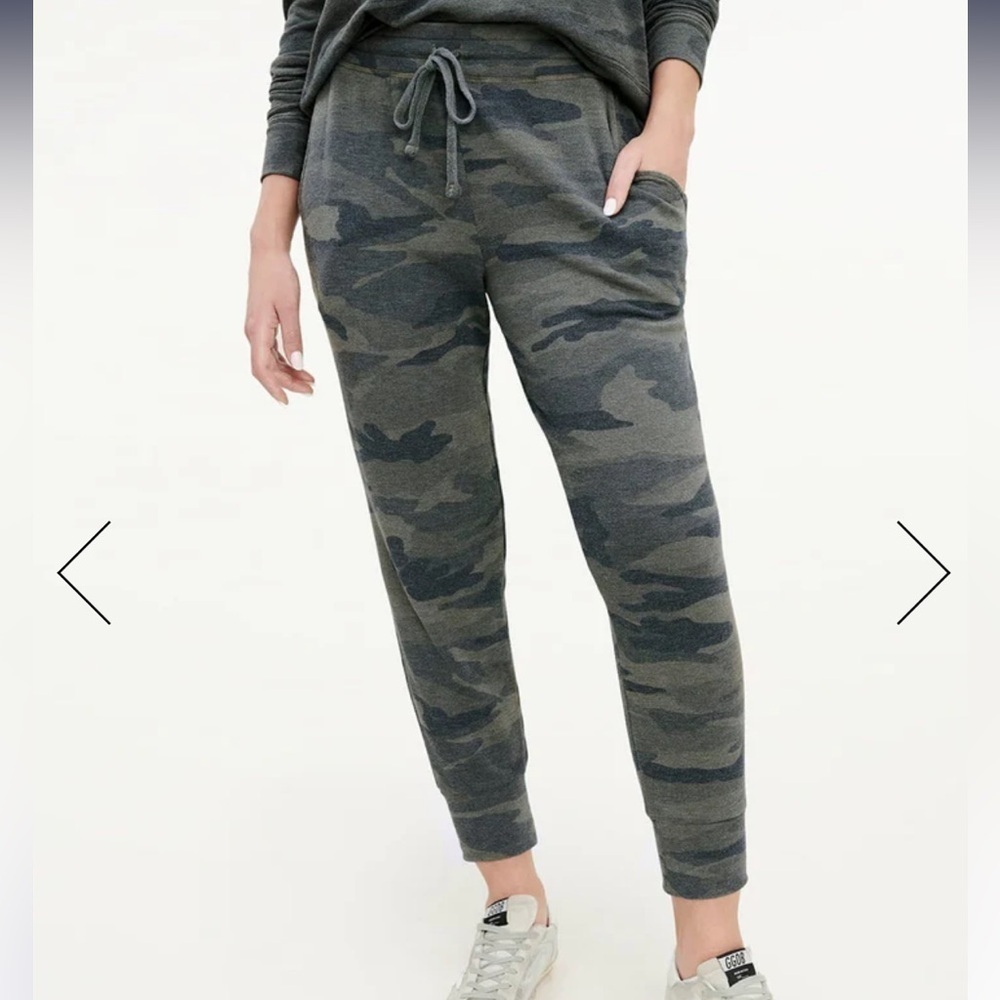 Splendid Supersoft Camo Jogger / Green / Size Small/ Ankle Length